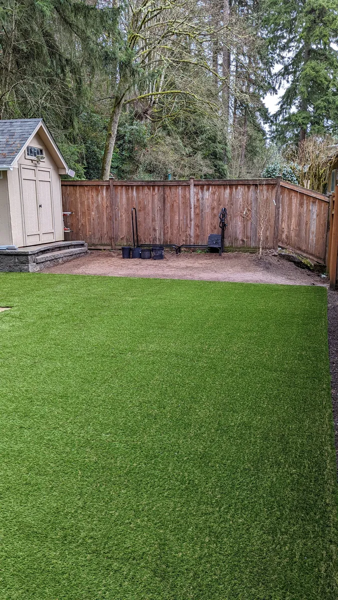 Artificial landscaping grass
