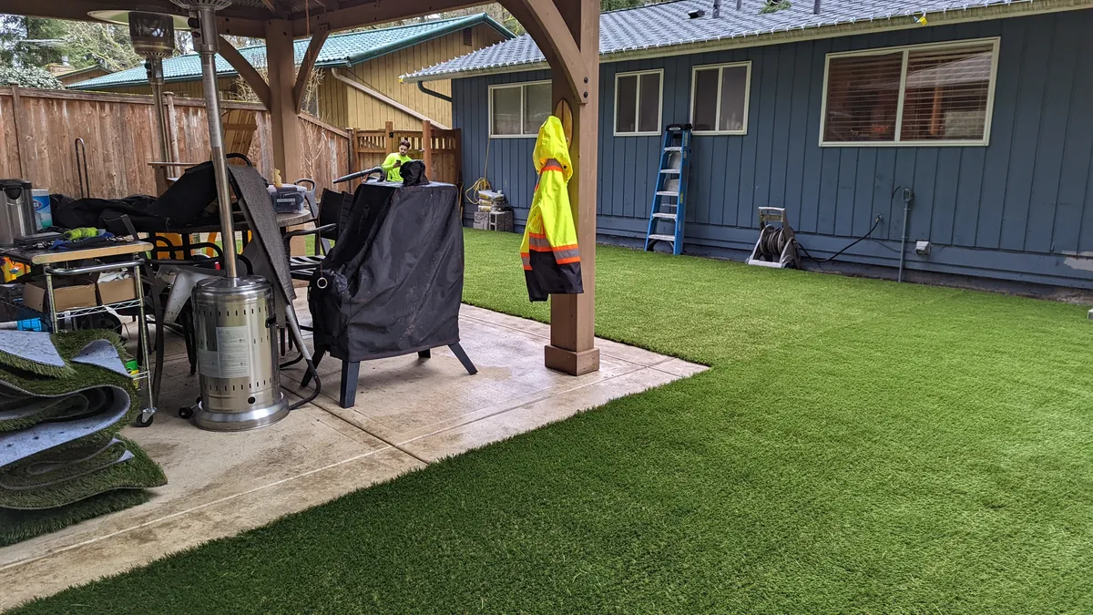 Artificial landscaping grass