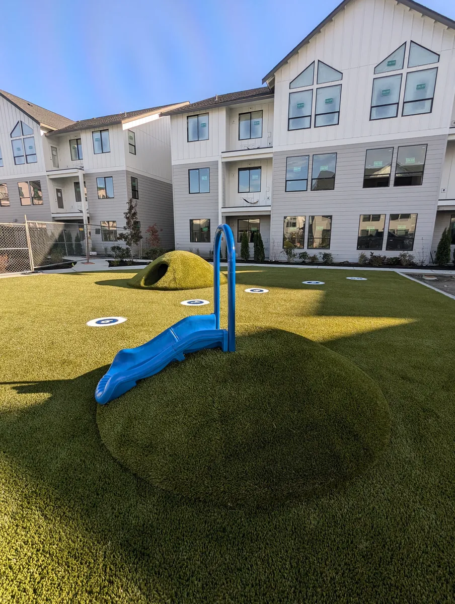 Playground Grass Ultra